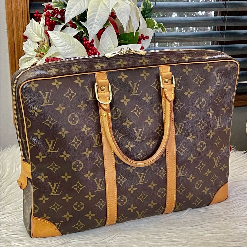 Authentic LOUIS VUITTON Monogram Porte Document Voyage - Picture 3 of 12